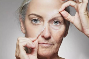 The application of yeast beta-glucan in cosmetics